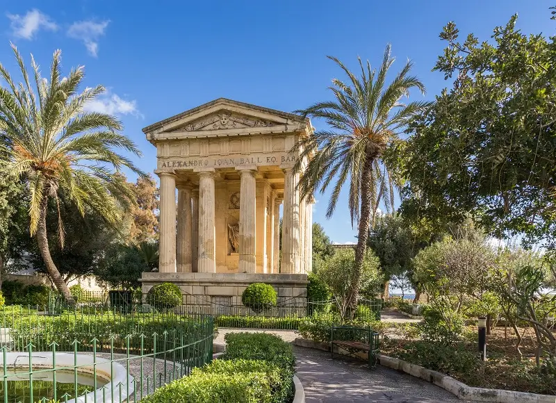 Visit the Upper Barrakka Gardens