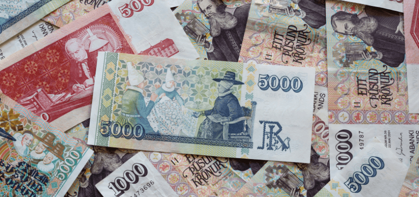 4 Ways to Make Your Icelandic Krona Go Further: A Travel Money Guide