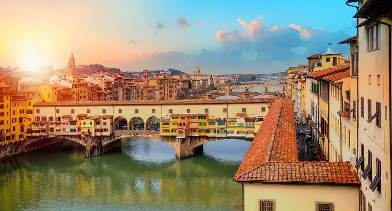 Explore the Ponte Vecchio