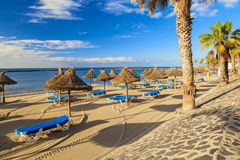  CHILL OUT IN THE SUNSHINE OR GET ACTIVE IN LOS CRISTIANOS!