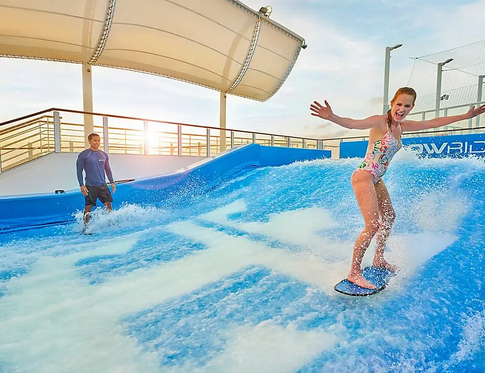 'Flowrider' surf simulator