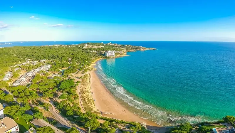 Bask in the Sun on Salou’s Stunning Beaches